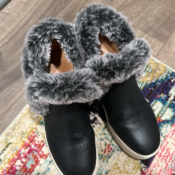 J Slides Black Wedges - Picture 2 of 7